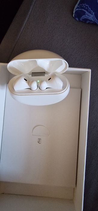 Продам наушники HUAWEI FreeBuds 3