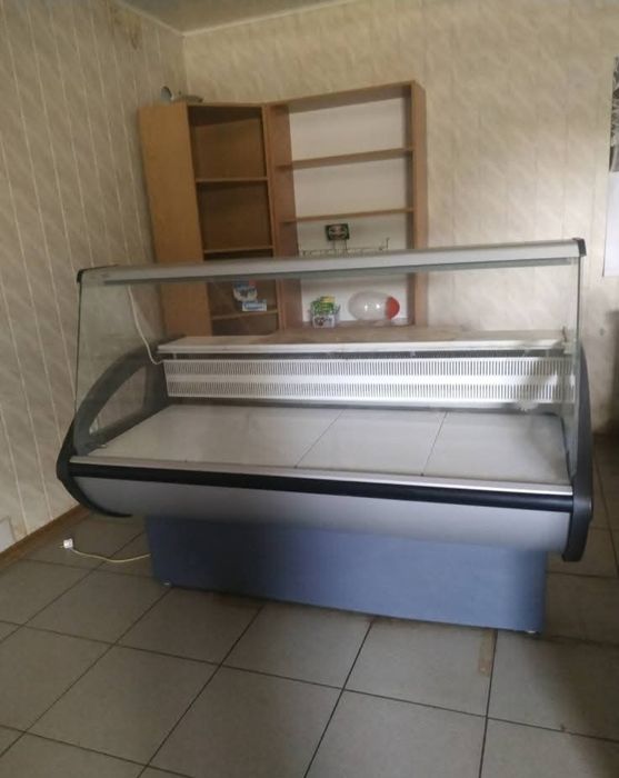Продається холодильна  вітрильна.