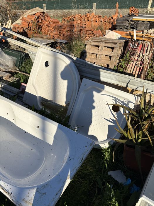 Vendo banheiras e bases em fibra