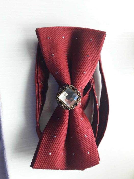 Галстук  и бабочка