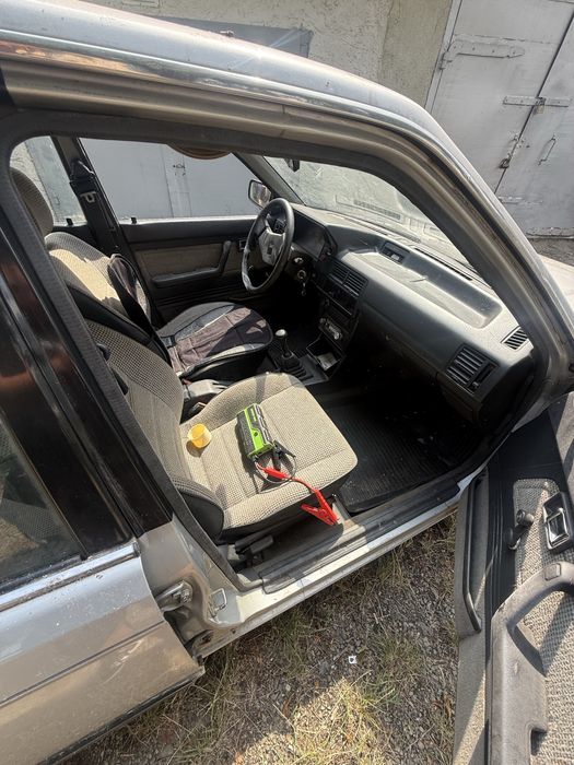 Продам Mazda 323