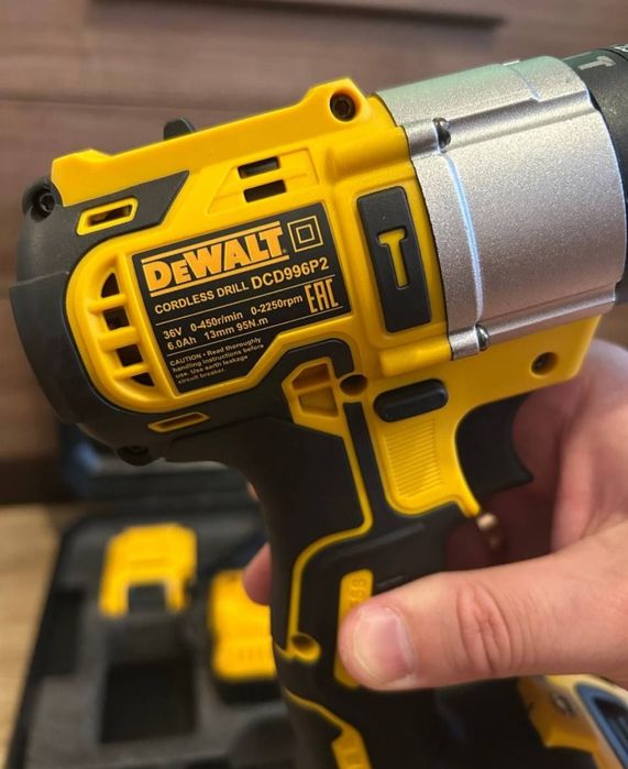 Безщітковий Ударний  шуруповерт DeWALT 36V 6AH металевий патрон 13мм