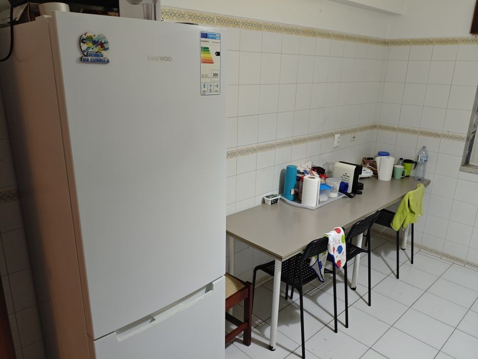 Alugo quarto Train Mercês