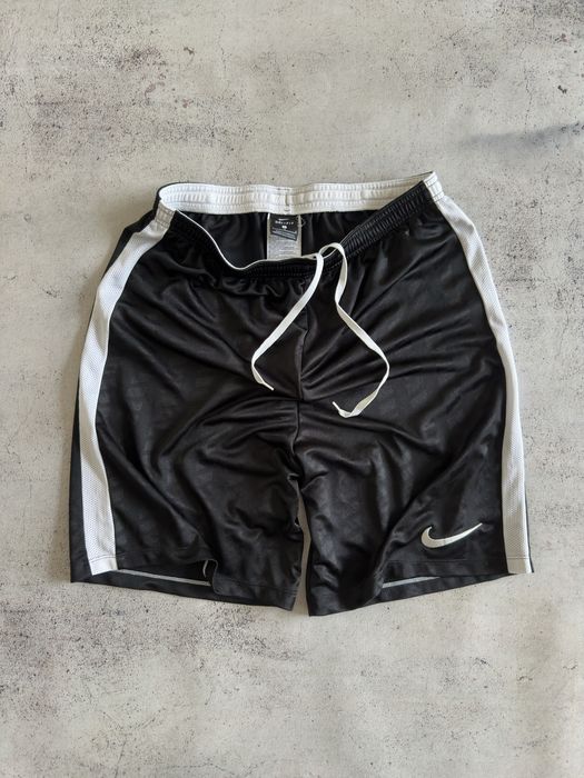 Спортивные шорты Nike оригинал Размер L