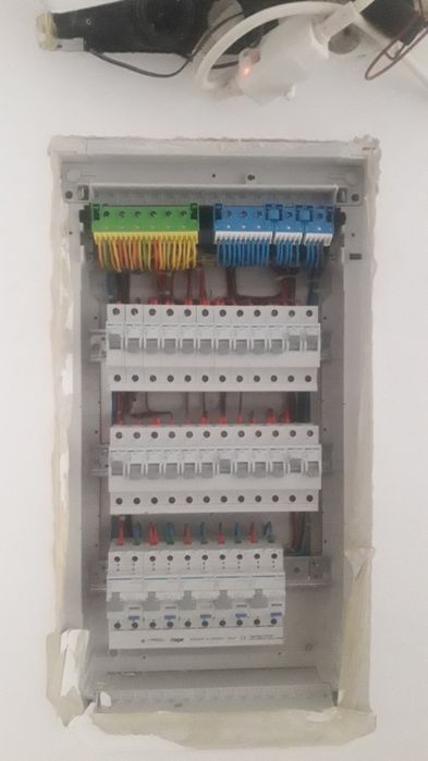 Электрик Голосеево от 200грн  электромонтаж пылесос штроборез