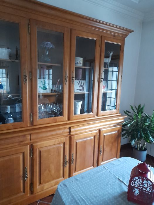 Móvel sala de jantar de cerejeira