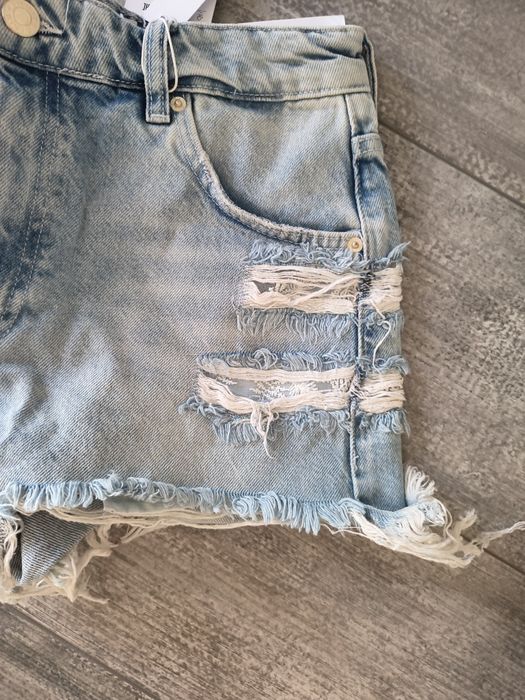 Nowe szorty Bershka M