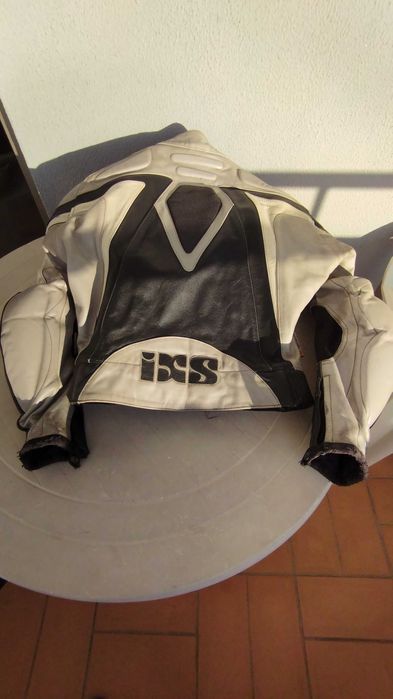 Fato moto em pele 2pç IXS n.48 C/ proteções