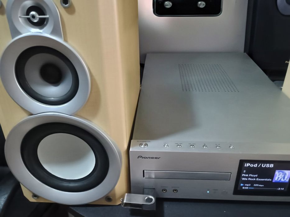 Pioneer HM72  Hi-Fi сетевой CD ресивер