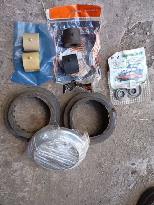 Подголовник амортизаторы сальники