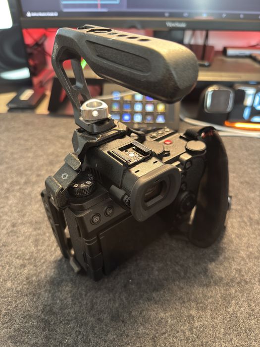Lumix S5IIX + Cage Black Mamba Completa (Small Rig)