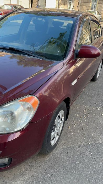 Продам Hyundai Accent 1.4 бензин, автомат.