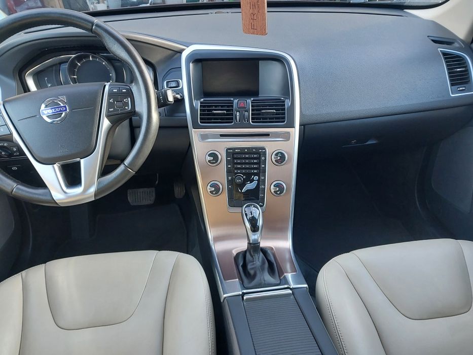 Volvo xc60 2.0d D4 190km Summum