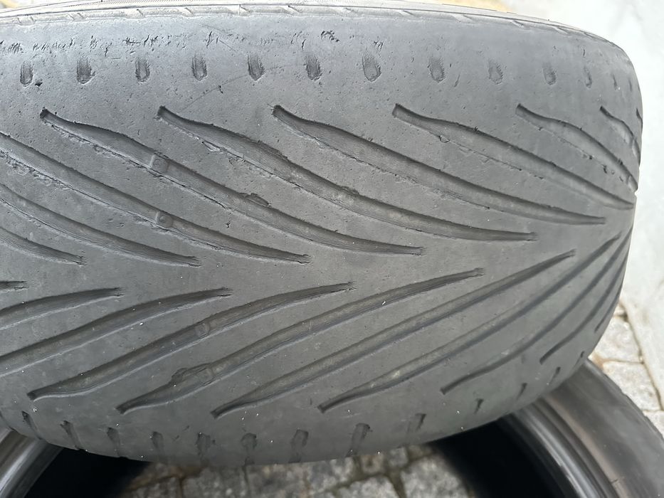 2 Pneus usados Goodyear F1 – 275/45 ZR20