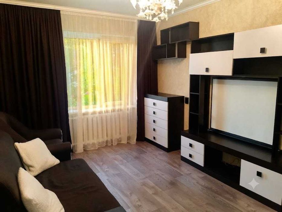 Продам 3-кімнатну квартиру з ремонтом на Льотній, р-н Бойова