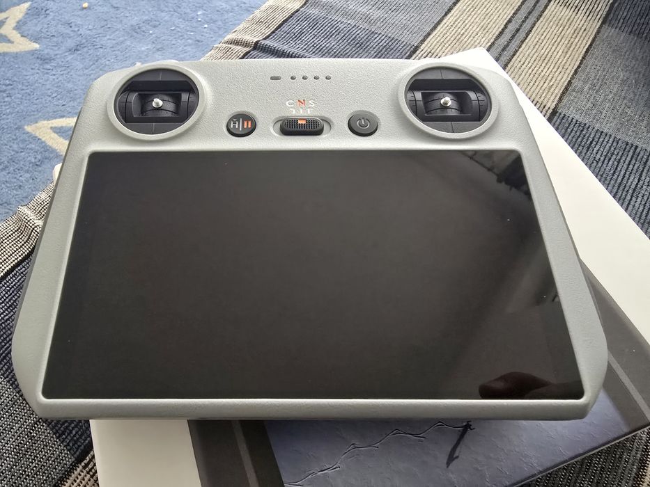 Kontrolej DJI RC nowy.