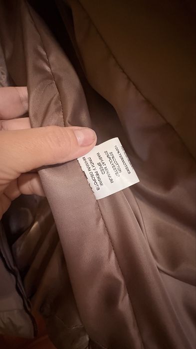 Зимова куртка жіноча з капюшоном 42-44р.