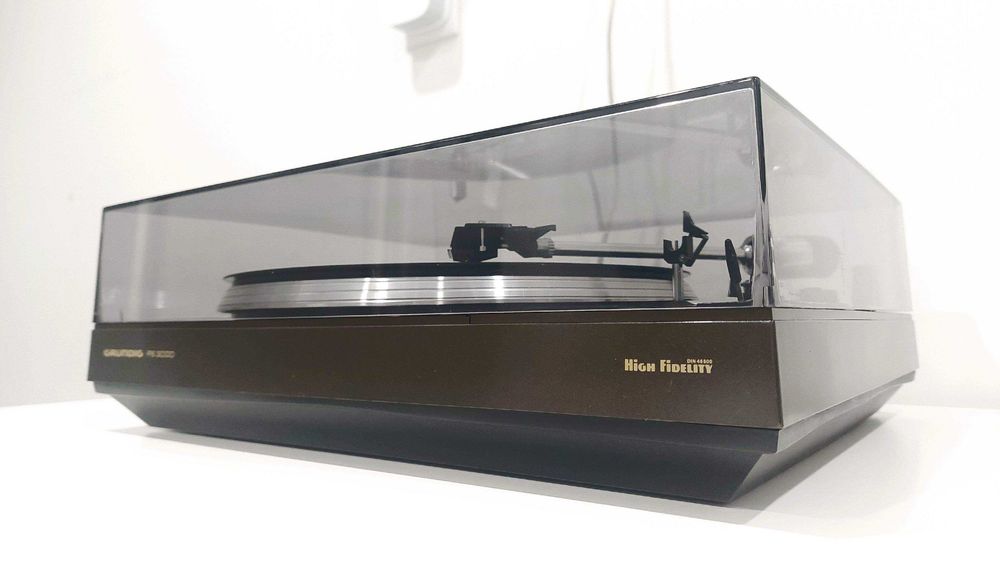 Gira-Discos GRUNDIG PS-3000 - Engenharia PHILIPS "Automatic Direct Control" (muito bom estado)