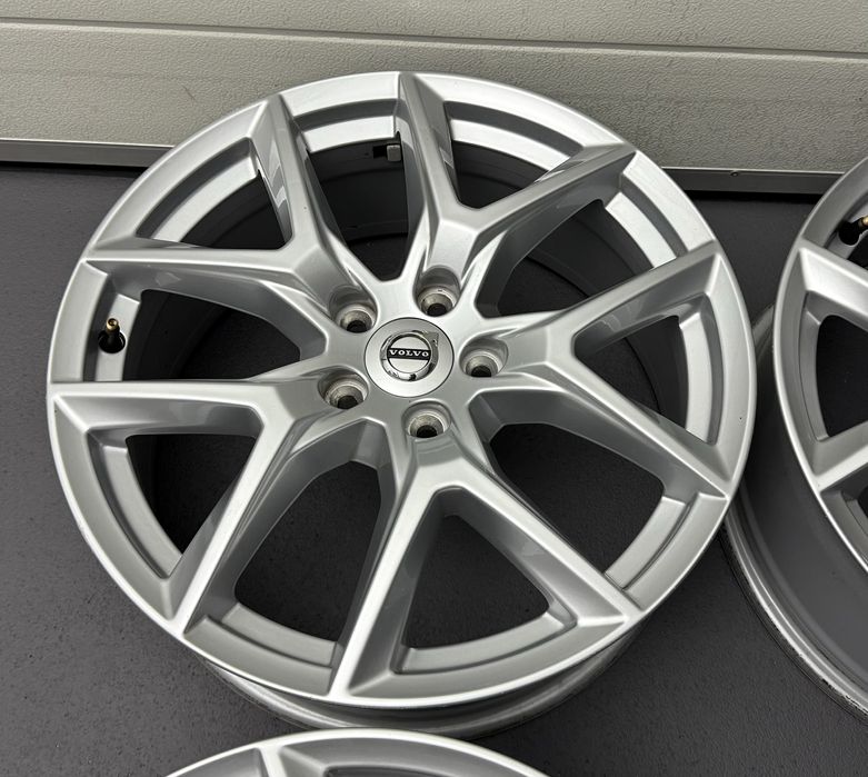 Oryginalne Felgi Volvo 5x108 S60 S90 V60 V90 XC60 7.5Jx18 ET50.5 Ford