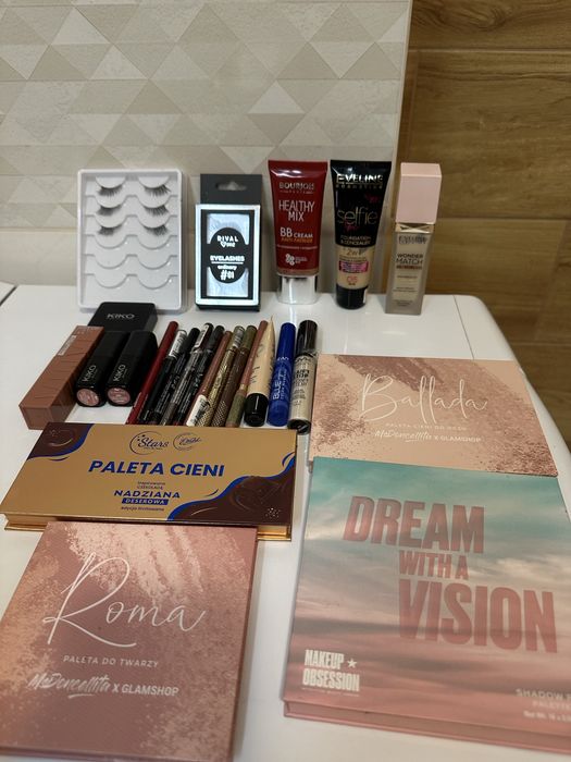 Wszystkie kosmetyki ze zdjecia