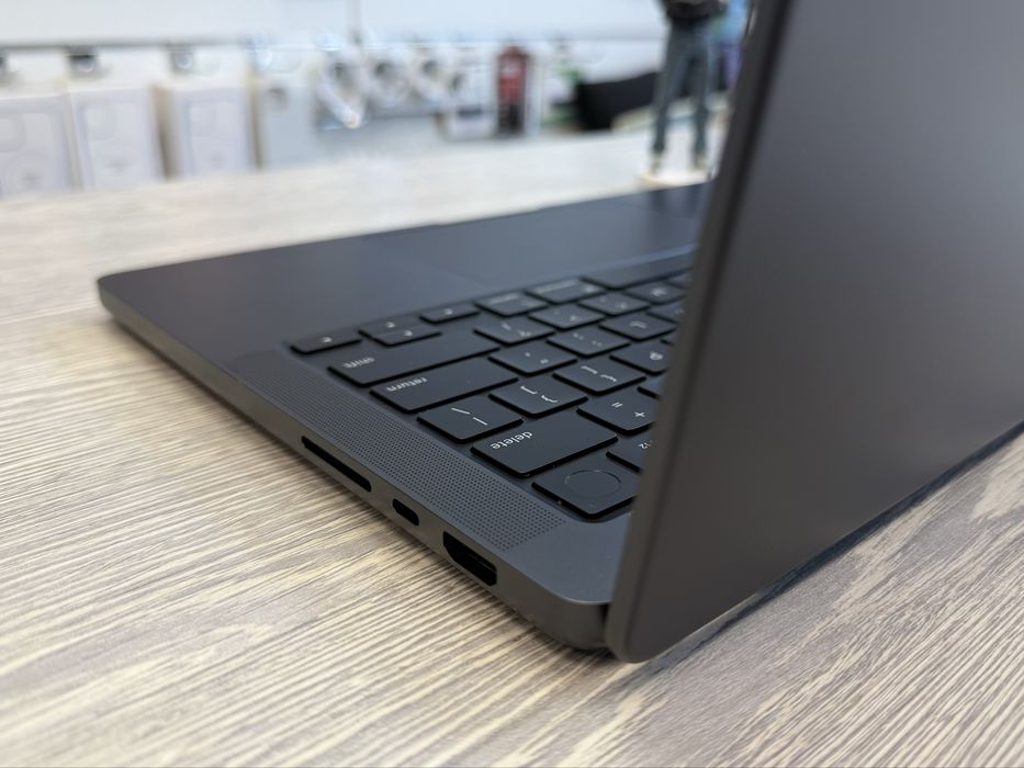 MacBook Pro 14  M4 Pro / RAM 24 / SSD 512 GB / 12C CPU / 16C GPU / Space Black / 2024