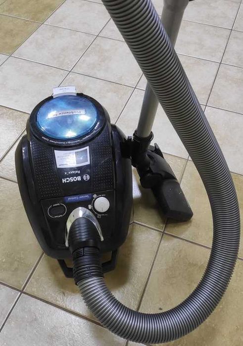 Пилосос BOSCH VCBS07X5V0 безмішковий б/в