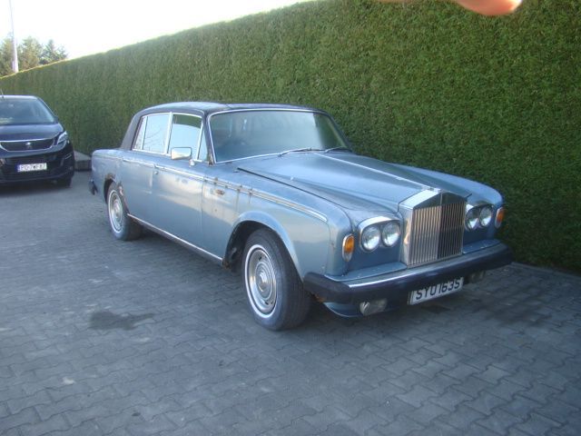 Rolls-Royce  Auto Do Odrestaurowania Sprowadzaony Do Opłat