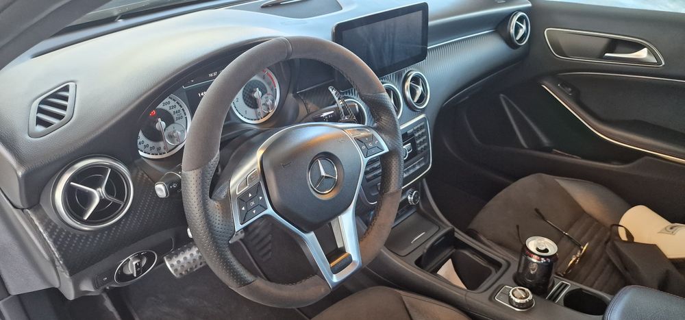 Volante Mercedes-Benz AMG Performance – Pele e Alcântara