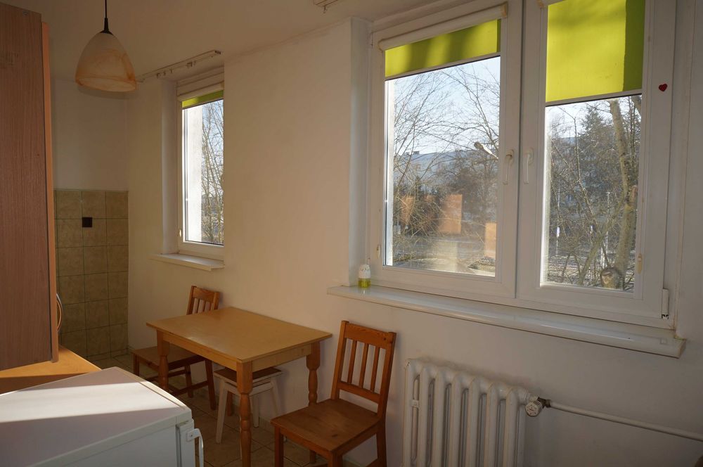 Mieszkanie 37 mkw na 1 piętrze w niskim bloku na Górczynie