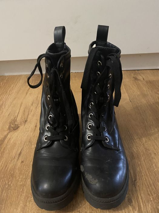 Czarne buty za kostke