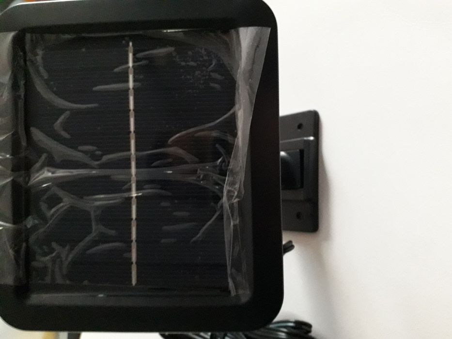 Holofotes de 120 led com Luz solar e sensor movimento á prova de água