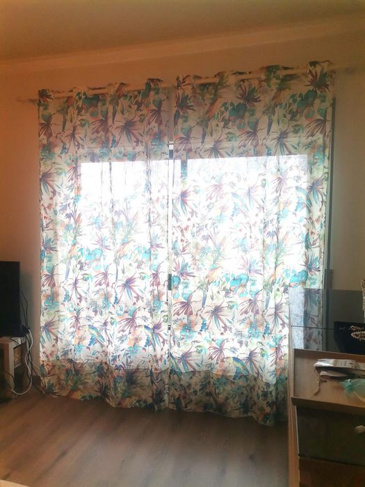 Tropical Curtain64729935005569121