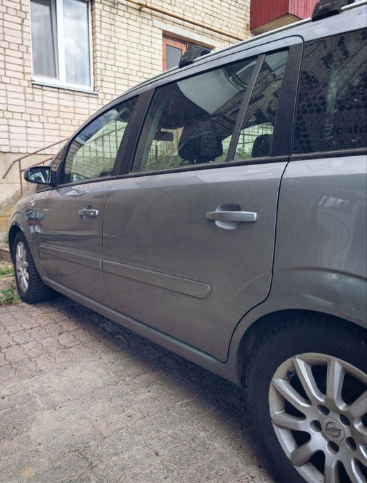 Opel zafira 1.8 II покоління 2005 рік