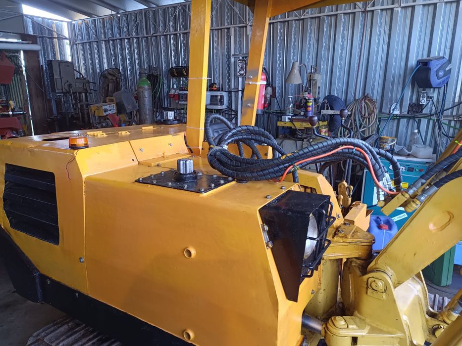 Giratória Yanmar YB30 com duplo hidráulico revisão completa