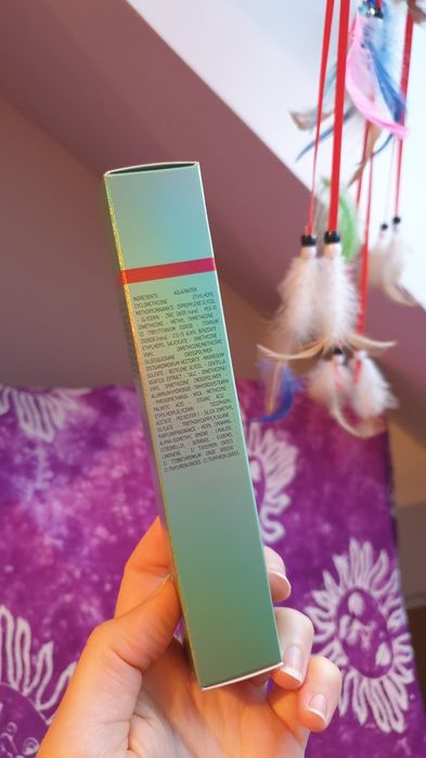 Nowy Erborian CC Red Correct do twarzy