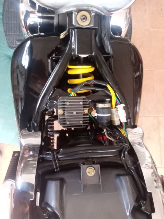 Motociclo daelim classic- baixou só este fim de semana