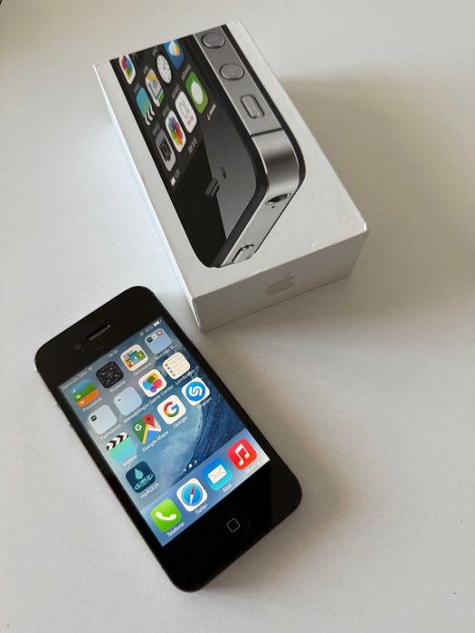 Telemóvel Apple iPhone 4S com 8GB
