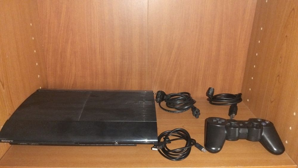 PS3 Super Slim 500GB Desbloqueada + 1 Comando (Ler Descrição)