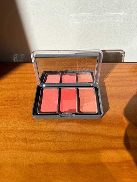 2-in-1 Eyeshadow + Blush