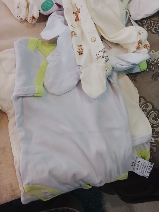 Дитячий одяг з бейбі-боксу