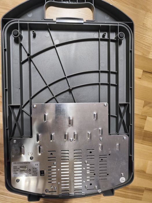 Projektor pisma Quantum 2523T – stan magazynowy