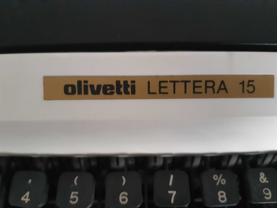Máquina escrever - Olivetti Lettera 15