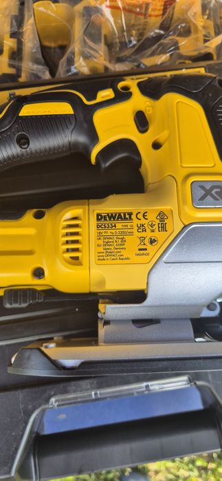 Dewalt Wyrzynarka DCS 334