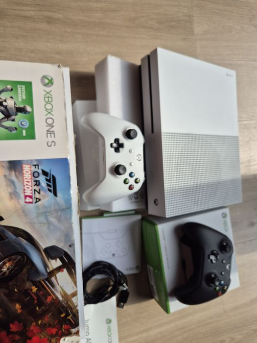 Konsola XBOX ONE S 1 TB 2 oryginalne pady