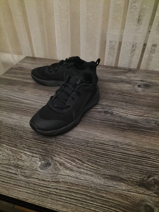 Кроссовки для зала