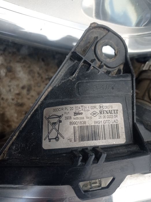ФАРА передня ліва права ксенон RENAULT LAGUNA III (07-10)