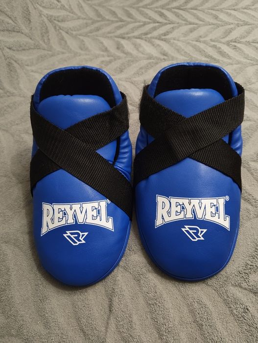 Дитячий набір для єдиноборств/боксу.  Рукавиці, шолом, захист для ніг