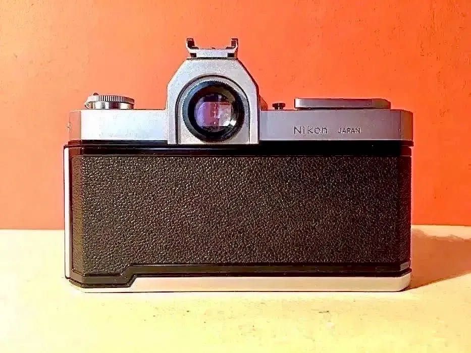 NIKKORMAT FT / NIKON - câmera fotográfica icónica da década de 70