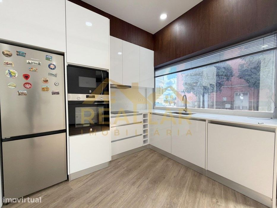 Apartamento Moderno a 50 metros da Praia - T1+1 de Design na Póvoa ...