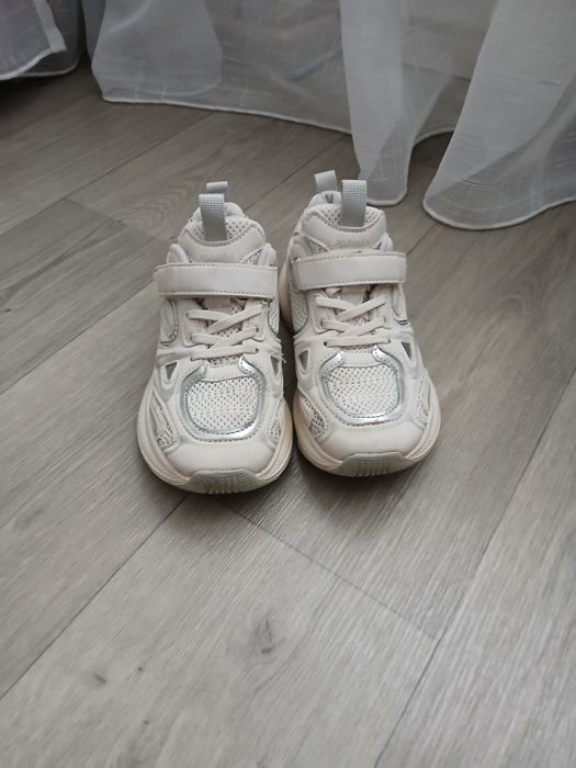 Кросівки в гарному стані ,дивітьця інші мої оголошення.